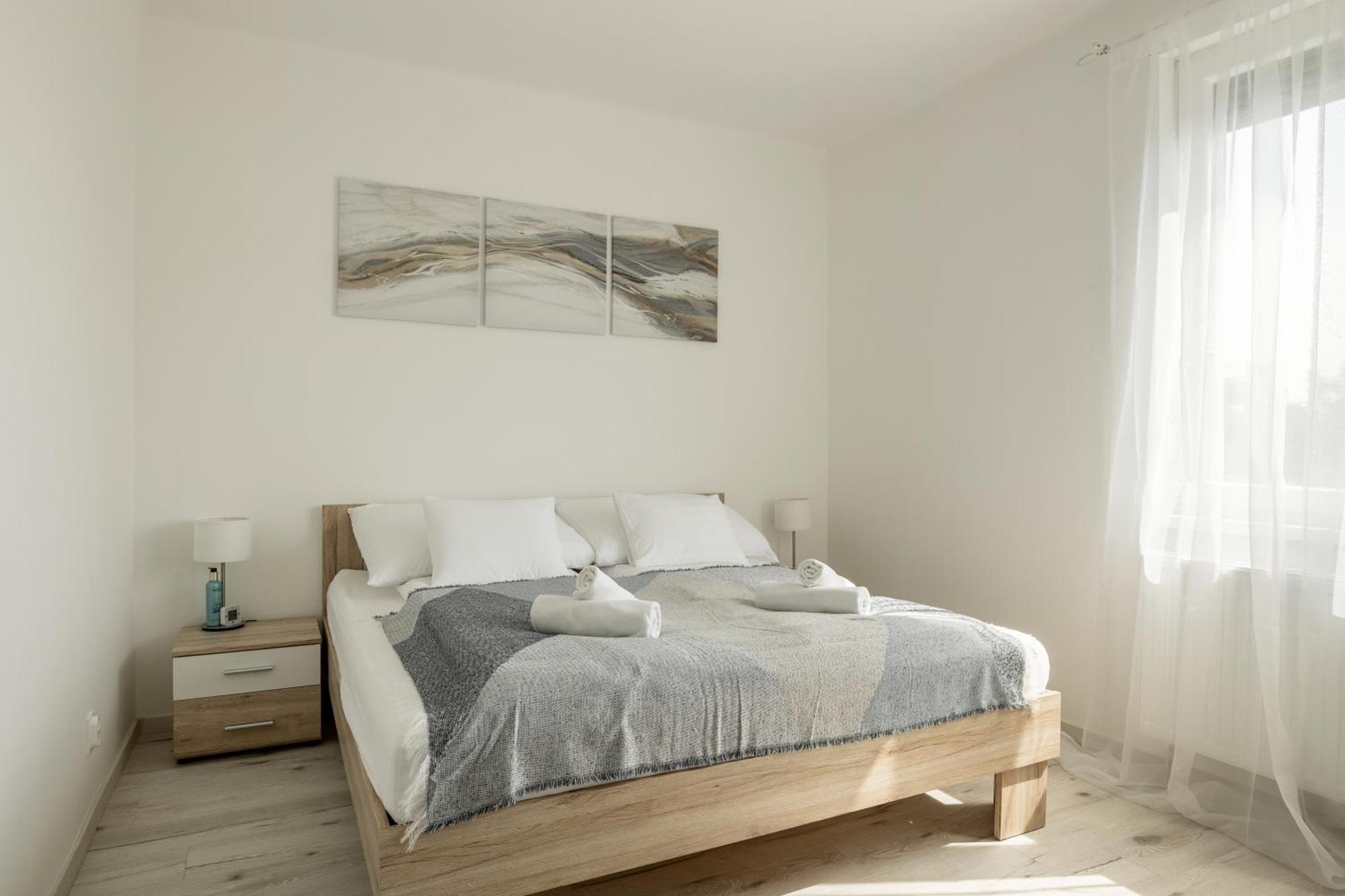 Malompark Apartman With Free Parking Debrecen Extérieur photo