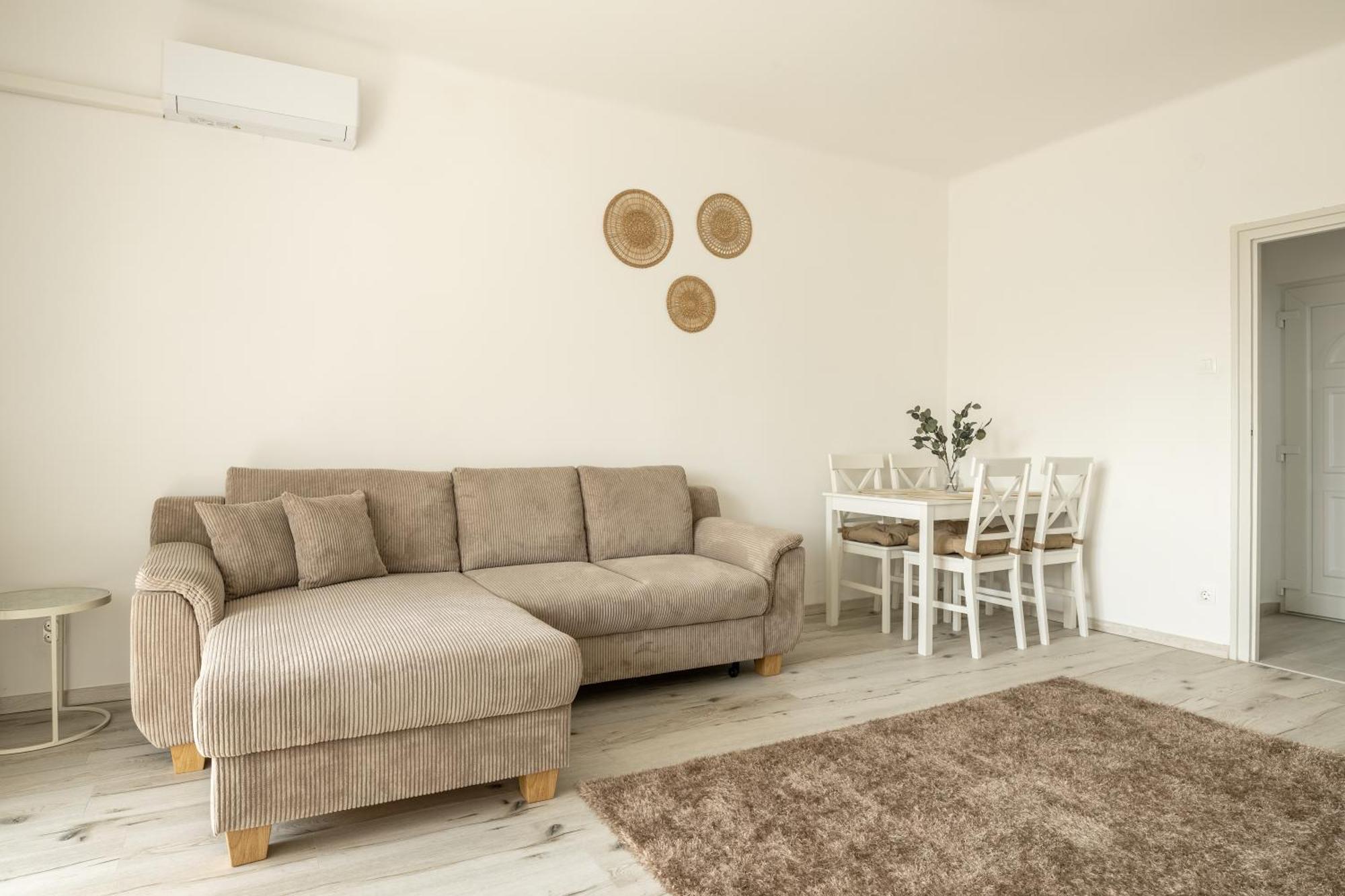 Malompark Apartman With Free Parking Debrecen Extérieur photo